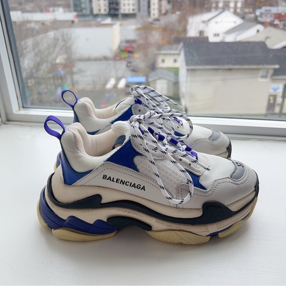 Authentic Balenciaga Triple S Low Top Chunky Sneakers EU37 - Picture 3 of 9